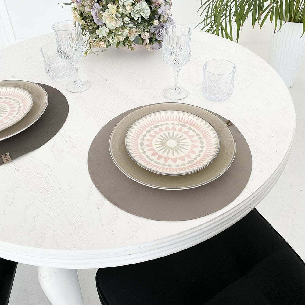 ovalo formos veliuriniai stalo padekliukai tamsios kremines spalvos 6